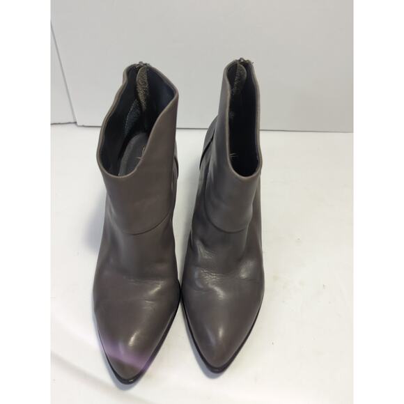 B. Makowsky Women's Size 8M Gray Soft Leather Ankle Boots Booties 3in Heel - Picture 1 of 11